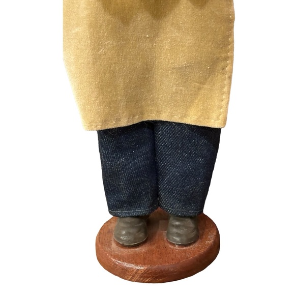 Vintage Christmas Caroler Figure “ The Baker” 13 inches - Picture 8 of 11